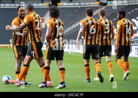 Josh Magennis feiert nach dem Tor für Hull City, um die Führung zu übernehmen und es 2 - 1 gegen Milton Keynes Dons zu schaffen, während der Sky Bet League ein Spiel zwischen MK Dons und Hull City im Stadium MK, Milton Keynes am Samstag, 21.. November 2020. (Foto von John Cripps/MI News/NurPhoto) Stockfoto