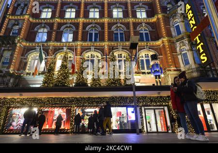 Blick auf das Kaufhaus Arnotts zur Weihnachtszeit. Am Samstag, den 21. November 2020, in Dublin, Irland. (Foto von Artur Widak/NurPhoto) Stockfoto