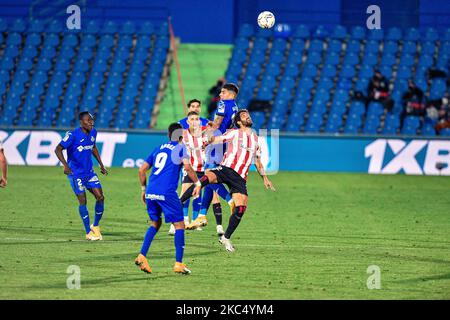 Mathias Olivera und Raul Garcia beim La Liga SmartBank Spiel zwischen Getafe CF und Athletic Club im Coliseum Alfonso Perez am 29. November 2020 in Getafe, Spanien. (Foto von Rubén de la Fuente Pérez/NurPhoto) Stockfoto