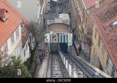 ZAGREB, KROATIEN-4. Januar 2020: Die Zagreb Funicular in der Tomic Street, die Ilica mit der Strossmayer-Promenade im Norden verbindet. Seine 66-Meter-Spur ma Stockfoto