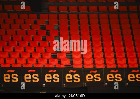 Leere Sitze während des FIBA EuroBasket 2022 Qualifikationsspiel der Gruppe A zwischen Israel und Polen im Pabellon Municipal de Sant Luis, Valencia. Am 30.. November, Spanien. (Foto von Xavier Bonilla/NurPhoto) Stockfoto