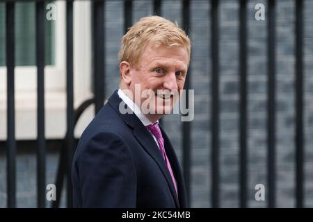 Oliver Dowden, Staatssekretär für Digital, Kultur, Medien und Sport, verlässt am 02. Dezember 2020 die Downing Street 10 in London, England. (Foto von Wiktor Szymanowicz/NurPhoto) Stockfoto