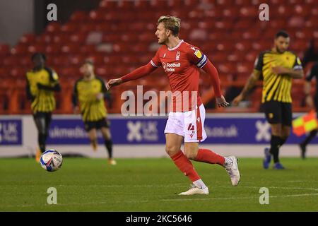 Joe Worrall aus Nottingham Forest in Aktion während des Sky Bet Championship-Spiels zwischen Nottingham Forest und Watford am City Ground, Nottingham, am Mittwoch, 2.. Dezember 2020. (Foto von Jon Hobley/MI News/NurPhoto) Stockfoto