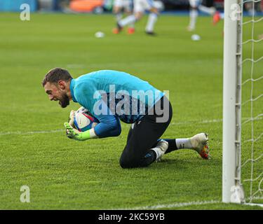 Huddersfield Towns Ben Hamer (1) Aufwärmen vor dem Sky Bet Championship-Spiel zwischen Huddersfield Town und Queens Park Rangers am Samstag, den 5.. Dezember 2020 im John Smith's Stadium, Huddersfield. (Foto von Emily Moorby/MI News/NurPhoto) Stockfoto