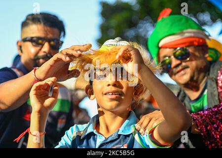 Indische Fans posieren vor Spiel zwei der Twenty20 International Series zwischen Australien und Indien am Sydney Cricket Ground am 06. Dezember 2020 in Sydney, Australien. (Foto von Izhar Khan/NurPhoto) Stockfoto