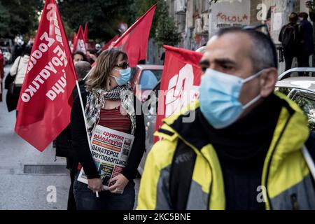 Am 6. Dezember 2019 fand in Athen, Griechenland, in der Nähe von Exarchia, ein Protest zum 12.. Todestag des 15-jährigen Alexis Grigoropoulos statt, der durch Polizeigewehrschüsse getötet wurde, nachdem mehrere Beamte auf eine Gruppe junger Jungen herangegangen und sie angeblich provoziert hatten. (Foto von Nikolas Kokovlis/NurPhoto) Stockfoto