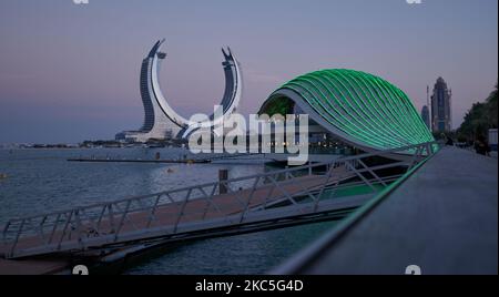 Katara Towers Projekt in Lusail Marina, Katar Sonnenuntergang Aussicht. Baugewerbekonzept. Stockfoto