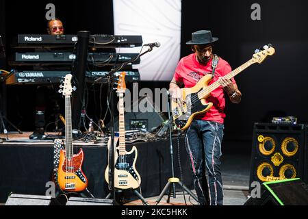 Brünn, Tschechische Republik. 04.. November 2022. DER US-Bassist Marcus Miller tritt während des Konzerts auf dem JazzFest Brno in Brünn, Tschechien, am 4. November 2022 auf. Quelle: Patrik Uhlir/CTK Photo/Alamy Live News Stockfoto