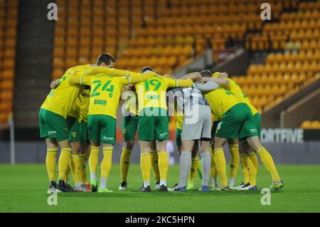 Das Norwich-Team vor dem Sky Bet Championship-Spiel zwischen Norwich City und Nottingham Forest in der Carrow Road, Norwich am Mittwoch, den 9.. Dezember 2020. (Foto von Ben Pooley/MI News/NurPhoto) Stockfoto