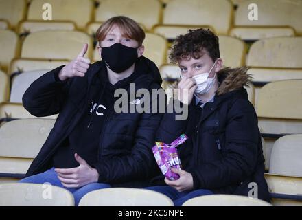 Southend-Fans kehren während der Sky Bet League 2 zwischen Southend United und Scunthorpe United am 12.. Dezember 2020 im Roots Hall Stadium in Southend, Großbritannien, zurück (Foto by Action Foto Sport/NurPhoto) Stockfoto