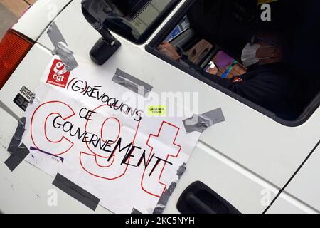 Tausende Demonstranten marschierten erneut gegen das vom französischen Präsidenten Macron und seiner Mehrheit propagierte Gesetz zur globalen Sicherheit und für mehr Mittel für das öffentliche Gesundheitssystem und Krankenhäuser. Der Gesetzentwurf zum Globalen Sicherheitsgesetz wird es jedem verbieten, Polizeimitglieder zu fotografieren oder zu Filmen, wenn er nicht missachtet wird: Übertreter könnten bis zu einem Jahr Gefängnis und einer Geldstrafe von €45,000 verurteilt werden. Das Gesetz plant auch, die Gesichtserkennung in öffentlichen Räumen wie in China zu verallgemeinern. Der französische Menschenrechtsverteidiger, die französische Nationale Menschenrechtskommission (Verwaltungsorgane) und das UN-Menschenrechtsgremium verurteilen den Gesetzentwurf als Stockfoto