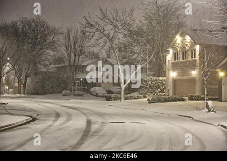 Der Großraum Toronto wurde am 24. Dezember 2020 bei einem Schneesturm in Toronto, Ontario, Kanada, mit 15-20 Zentimetern Schnee bedeckt. Die Bewohner werden zu einem weißen Weihnachtsfest aufwachen. (Foto von Creative Touch Imaging Ltd./NurPhoto) Stockfoto