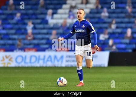 OLDHAM, ENGLAND. DEZEMBER 26. Aktienkurzbild von Davis Keillor-Dunn von Oldham Athletic während des Spiels der Sky Bet League 2 zwischen Oldham Athletic und Harrogate Town im Boundary Park, Oldham, am Samstag, 26.. Dezember 2020. (Foto von Eddie Garvey/MI News/NurPhoto) Stockfoto