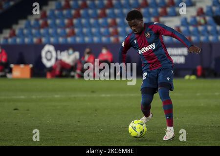 Levantes Verteidiger Mickael Ramon Malsa beim spanischen La Liga-Spiel zwischen Levante UD und Real Betis Balompie am 29. Dezember 2020 im Stadion Ciutat de Valencia. (Foto von Jose Miguel Fernandez/NurPhoto) Stockfoto