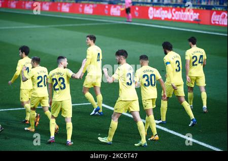 Die Spieler von Villarreal feiern das Tor von Fer Nino während der La Liga Santander mach zwischen Villarreal und Levante im Estadio de la Ceramica am 2. Januar 2021 in Vila-real, Spanien (Foto: Maria Jose Segovia/NurPhoto) Stockfoto