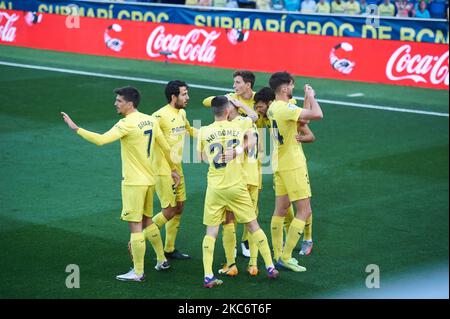 Die Spieler von Villarreal feiern das Tor von Fer Nino während der La Liga Santander mach zwischen Villarreal und Levante im Estadio de la Ceramica am 2. Januar 2021 in Vila-real, Spanien (Foto: Maria Jose Segovia/NurPhoto) Stockfoto