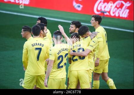 Die Spieler von Villarreal feiern das Tor von Fer Nino während der La Liga Santander mach zwischen Villarreal und Levante im Estadio de la Ceramica am 2. Januar 2021 in Vila-real, Spanien (Foto: Maria Jose Segovia/NurPhoto) Stockfoto