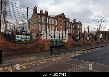 Eine Ansicht der Earlsfield Primary School in Wandsworth als Grundschulen in ganz London und im Südosten Englands bleibt bis zum 18. Januar wegen hoher Coronavirus-Infektionsraten am 03. Januar 2021 in London, England, geschlossen. (Foto von Wiktor Szymanowicz/NurPhoto) Stockfoto