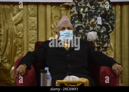 Premierminister KP Sharma Oli kommt am Sonntag, dem 03. Januar 2021, in Kathmandu, Nepal, in das Sammelprogramm von Fraktionskurnsten der regierenden nepalesischen Kommunistischen Partei ein. (Foto von Narayan Maharjan/NurPhoto) Stockfoto