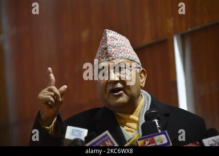 Premierminister KP Sharma Oli sprach am Sonntag, dem 03. Januar 2021, gegen die versammelten Fraktionsstudenten der regierenden nepalesischen Kommunistischen Partei in Kathmandu, Nepal. (Foto von Narayan Maharjan/NurPhoto) Stockfoto