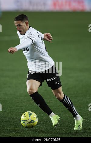 Manu Vallejo aus Valencia läuft mit dem Ball während des La Liga Santander Spiels zwischen Valencia CF und Cadiz CF im Estadio Mestalla am 4. Januar 2021 in Valencia, Spanien. (Foto von Jose Breton/Pics Action/NurPhoto) Stockfoto