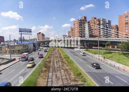 Die Straßen von Bogota allein am ersten Tag der strengen Quarantäne verordnet aufgrund einer hohen Ansteckung, die in den letzten Wochen von covid registriert wurde 19 in der Stadt Bogota in den Städten Suba, Engativa und Usaquen. (Foto von Daniel Garzon Herazo/NurPhoto) Stockfoto