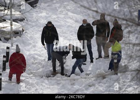 Schäden durch den Sturm Filomena in Madrid, Spanien am 10. Januar 2021. Der Sturm Filomena brachte mehr als 50cm Schnee in die spanische Hauptstadt, den größten seit Jahrzehnten. (Foto von Oscar Gonzalez/NurPhoto) Stockfoto