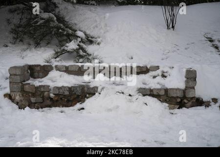 Schäden durch den Sturm Filomena in Madrid, Spanien am 10. Januar 2021. Der Sturm Filomena brachte mehr als 50cm Schnee in die spanische Hauptstadt, den größten seit Jahrzehnten. (Foto von Oscar Gonzalez/NurPhoto) Stockfoto
