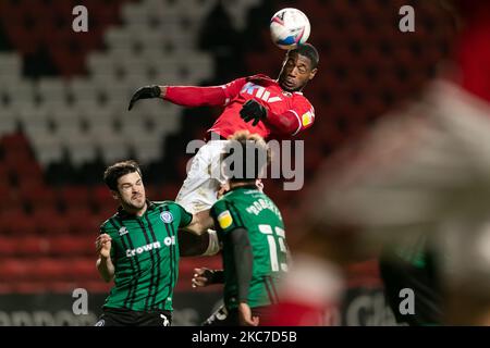 Chuks Aneke von Charlton mit einem Header während des Sky Bet League 1-Spiels zwischen Charlton Athletic und Rochdale am Dienstag, dem 12.. Januar 2021, im The Valley, London. (Foto von Juan Gaspari/MI News/NurPhoto) Stockfoto