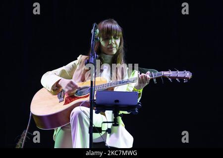 Die spanische Sängerin Ana Fernandez Villaverde, bekannt als La Bien Querida, spielt am 17. Januar 2021 auf der Bühne des Madrider Brillante Festivals im Teatro La Latina in Madrid, Spanien (Foto: Oscar Gonzalez/NurPhoto) Stockfoto