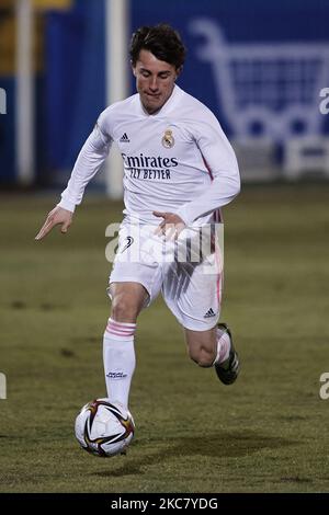 Alvaro Odriozola von Real Madrid läuft mit dem Ball während der Runde des 32. Copa del Rey-Spiels zwischen CD Alcoyano und Real Madrid am 20. Januar 2021 in Alcoy, Alicante, Spanien, im Campo Municipal de El Collao. (Foto von Jose Breton/Pics Action/NurPhoto) Stockfoto