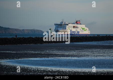 Die Stena Estrid, eine Passagier- und Fahrzeugfähre „RO-Pax“, die zur Stena Line fährt und im Hafen von Dublin ankommt. Am Freitag, den 22. Januar 2021, in Dublin, Irland. (Foto von Artur Widak/NurPhoto) Stockfoto