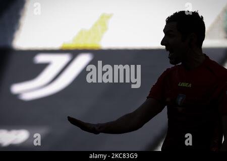 Schiedsrichter Juan Luca Sacchi Gesten während der Serie A Fußballspiel n.19 JUVENTUS - BOLOGNA am 24. Januar 2021 im Allianz Stadium in Turin, Piemont, Italien. Endergebnis: Juventus-Bologna 2-0. (Foto von Matteo Bottanelli/NurPhoto) Stockfoto