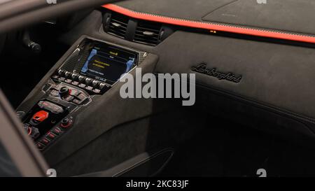 Der Lamborghini Aventador Ultimae. Luxuriös, komfortabel und modern Car Interior Stockfoto