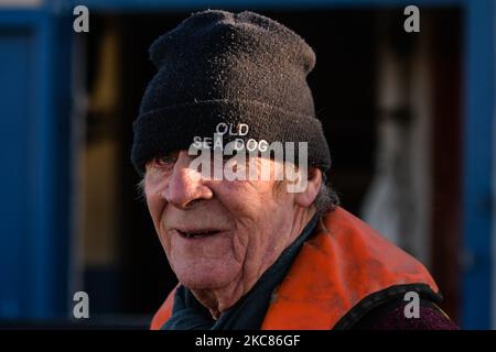 Ein Porträt des Dalkey-Fischers Tony Drummond, aufgenommen im Bullock Harbour in Glenageary, Dublin, während der Covid-19-Sperre auf Level 5. Am Montag, den 25. Januar 2021, in Dublin, Irland. (Foto von Artur Widak/NurPhoto) Stockfoto