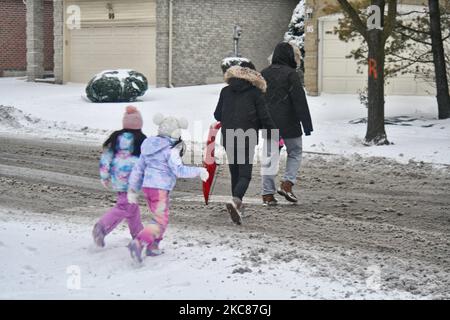 Der erste Schneesturm der Wintersaison traf Toronto, Ontario, Kanada, am 26. Januar 2021. Der Sturm fällt zwischen 10-15 Zentimetern Schnee über die Stadt. (Foto von Creative Touch Imaging Ltd./NurPhoto) Stockfoto