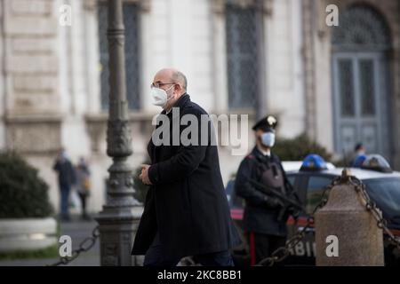 Der Führer der 5-Sterne-Bewegung Italiens, Vito Crimi, kommt zu einem Treffen mit dem italienischen Präsidenten Sergio Mattarella im Quirinale-Palast, um nach dem Rücktritt von Premierminister Giuseppe Conte, Italien, am 29. Januar 2021, eine neue Regierung zu bilden. (Foto von Christian Minelli/NurPhoto) Stockfoto