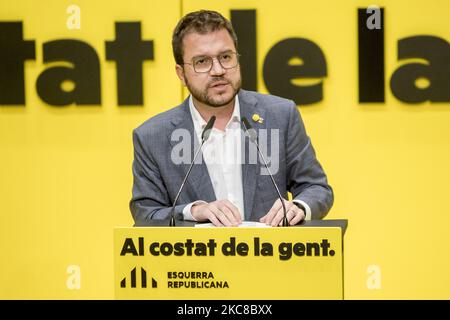 Wahlkampfveranstaltung der Esquerra Republicana de Catalunya (ERC - Kataloniens republikanische Linke), der Mitte-Links-Partei für die Unabhängigkeit Kataloniens, unter Beteiligung ihres Spitzenführers Oriol Junqueras, der durch das Referendum von 2019 inhaftiert wurde, und des Kandidaten bei den Regionalwahlen, Pere Aragonés, am 29. Januar in Badalona bei Barcelona, 2021. (Foto von Albert Llop/NurPhoto) Stockfoto