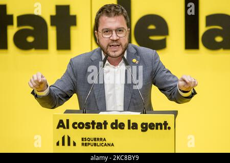 Wahlkampfveranstaltung der Esquerra Republicana de Catalunya (ERC - Kataloniens republikanische Linke), der Mitte-Links-Partei für die Unabhängigkeit Kataloniens, unter Beteiligung ihres Spitzenführers Oriol Junqueras, der durch das Referendum von 2019 inhaftiert wurde, und des Kandidaten bei den Regionalwahlen, Pere Aragonés, am 29. Januar in Badalona bei Barcelona, 2021. (Foto von Albert Llop/NurPhoto) Stockfoto