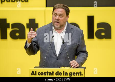 Wahlkampfveranstaltung der Esquerra Republicana de Catalunya (ERC - Kataloniens republikanische Linke), der Mitte-Links-Partei für die Unabhängigkeit Kataloniens, unter Beteiligung ihres Spitzenführers Oriol Junqueras, der durch das Referendum von 2019 inhaftiert wurde, und des Kandidaten bei den Regionalwahlen, Pere Aragonés, am 29. Januar in Badalona bei Barcelona, 2021. (Foto von Albert Llop/NurPhoto) Stockfoto