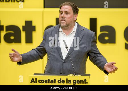 Wahlkampfveranstaltung der Esquerra Republicana de Catalunya (ERC - Kataloniens republikanische Linke), der Mitte-Links-Partei für die Unabhängigkeit Kataloniens, unter Beteiligung ihres Spitzenführers Oriol Junqueras, der durch das Referendum von 2019 inhaftiert wurde, und des Kandidaten bei den Regionalwahlen, Pere Aragonés, am 29. Januar in Badalona bei Barcelona, 2021. (Foto von Albert Llop/NurPhoto) Stockfoto