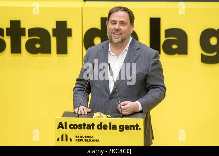 Wahlkampfveranstaltung der Esquerra Republicana de Catalunya (ERC - Kataloniens republikanische Linke), der Mitte-Links-Partei für die Unabhängigkeit Kataloniens, unter Beteiligung ihres Spitzenführers Oriol Junqueras, der durch das Referendum von 2019 inhaftiert wurde, und des Kandidaten bei den Regionalwahlen, Pere Aragonés, am 29. Januar in Badalona bei Barcelona, 2021. (Foto von Albert Llop/NurPhoto) Stockfoto