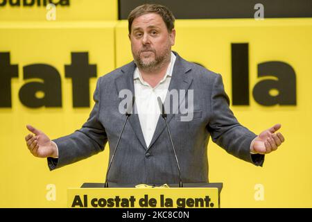 Wahlkampfveranstaltung der Esquerra Republicana de Catalunya (ERC - Kataloniens republikanische Linke), der Mitte-Links-Partei für die Unabhängigkeit Kataloniens, unter Beteiligung ihres Spitzenführers Oriol Junqueras, der durch das Referendum von 2019 inhaftiert wurde, und des Kandidaten bei den Regionalwahlen, Pere Aragonés, am 29. Januar in Badalona bei Barcelona, 2021. (Foto von Albert Llop/NurPhoto) Stockfoto