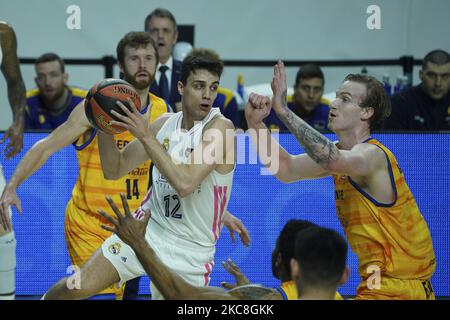 Carlos Alocn von Real Madrid Gesten während des Liga ACB Basketballspiels zwischen Real Madrid und Herbalife Gran Canaria am 31. Januar 2021 im WiZink Center Stadion in Madrid, Spanien. (Foto von Oscar Gonzalez/NurPhoto) Stockfoto