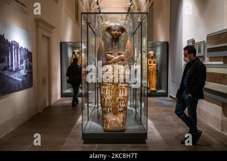 Das Ägyptische Museum in Turin konnte nach einer langen Zeit der Schließung aufgrund der Covid-19-Pandemie am 1. Februar 2021 in Turin, Italien, wieder für die Öffentlichkeit geöffnet werden. Die Besuche, nach der Lockerung der Regierungsregeln, um der Ausbreitung des SARS-Cov-2-Virus zu begegnen, müssen strenge Sicherheitsstandards einhalten, aber es ist ein kleiner Schritt in Richtung Normalität. (Foto von Mauro Ujetto/NurPhoto) Stockfoto