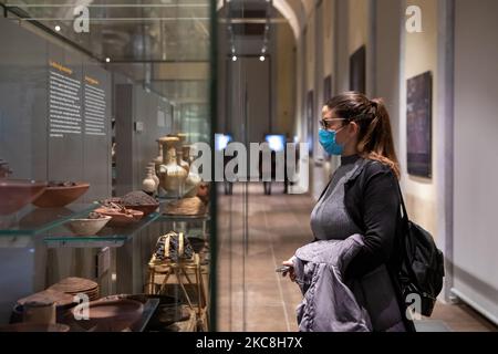 Das Ägyptische Museum in Turin konnte nach einer langen Zeit der Schließung aufgrund der Covid-19-Pandemie am 1. Februar 2021 in Turin, Italien, wieder für die Öffentlichkeit geöffnet werden. Die Besuche, nach der Lockerung der Regierungsregeln, um der Ausbreitung des SARS-Cov-2-Virus zu begegnen, müssen strenge Sicherheitsstandards einhalten, aber es ist ein kleiner Schritt in Richtung Normalität. (Foto von Mauro Ujetto/NurPhoto) Stockfoto