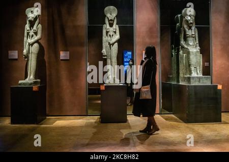 Das Ägyptische Museum in Turin konnte nach einer langen Zeit der Schließung aufgrund der Covid-19-Pandemie am 1. Februar 2021 in Turin, Italien, wieder für die Öffentlichkeit geöffnet werden. Die Besuche, nach der Lockerung der Regierungsregeln, um der Ausbreitung des SARS-Cov-2-Virus zu begegnen, müssen strenge Sicherheitsstandards einhalten, aber es ist ein kleiner Schritt in Richtung Normalität. (Foto von Mauro Ujetto/NurPhoto) Stockfoto