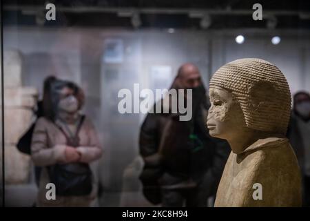 Das Ägyptische Museum in Turin konnte nach einer langen Zeit der Schließung aufgrund der Covid-19-Pandemie am 1. Februar 2021 in Turin, Italien, wieder für die Öffentlichkeit geöffnet werden. Die Besuche, nach der Lockerung der Regierungsregeln, um der Ausbreitung des SARS-Cov-2-Virus zu begegnen, müssen strenge Sicherheitsstandards einhalten, aber es ist ein kleiner Schritt in Richtung Normalität. (Foto von Mauro Ujetto/NurPhoto) Stockfoto