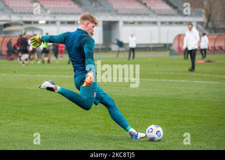 Andreas Jungdal vom AC Mailand beim sportlichen Aufwärmen des Primavera 1 Tim-Spiels zwischen AC Mailand U19 und SPAL U19 am 30. Januar 2021 im Centro Sportivo Vismara in Mailand, Italien (Foto: Alessandro Bremec/NurPhoto) Stockfoto