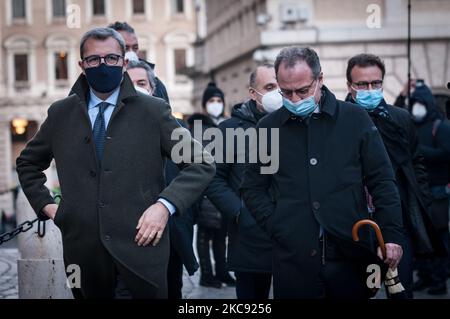 Giorgio Mulé Forza Italia trifft am Dienstag, den 9. Februar 2021, in der Abgeordnetenkammer Mario Draghi ein. (Foto von Andrea Ronchini/NurPhoto) Stockfoto